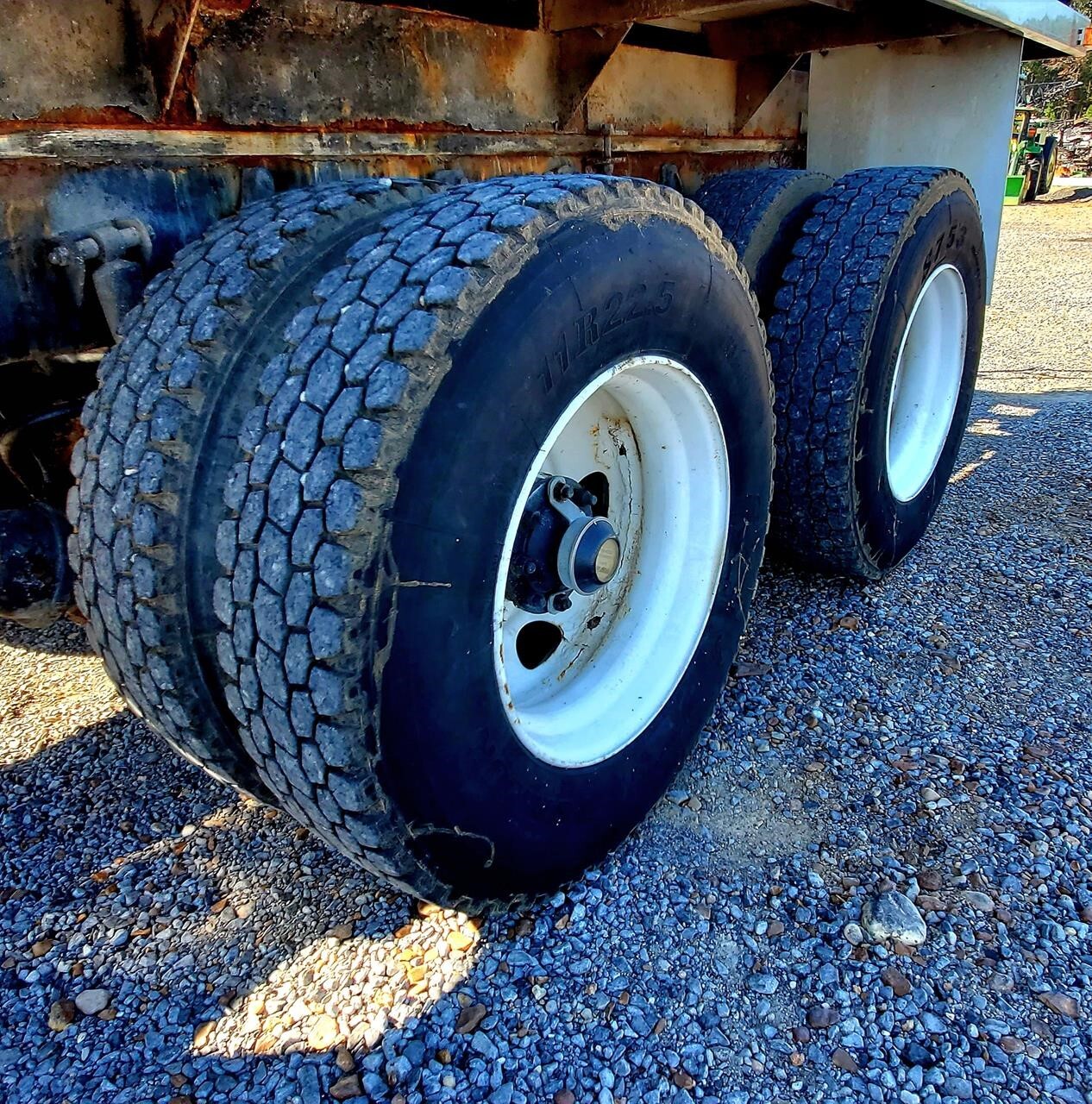 2000 Volvo WG64 Semi Trucks/Trailer