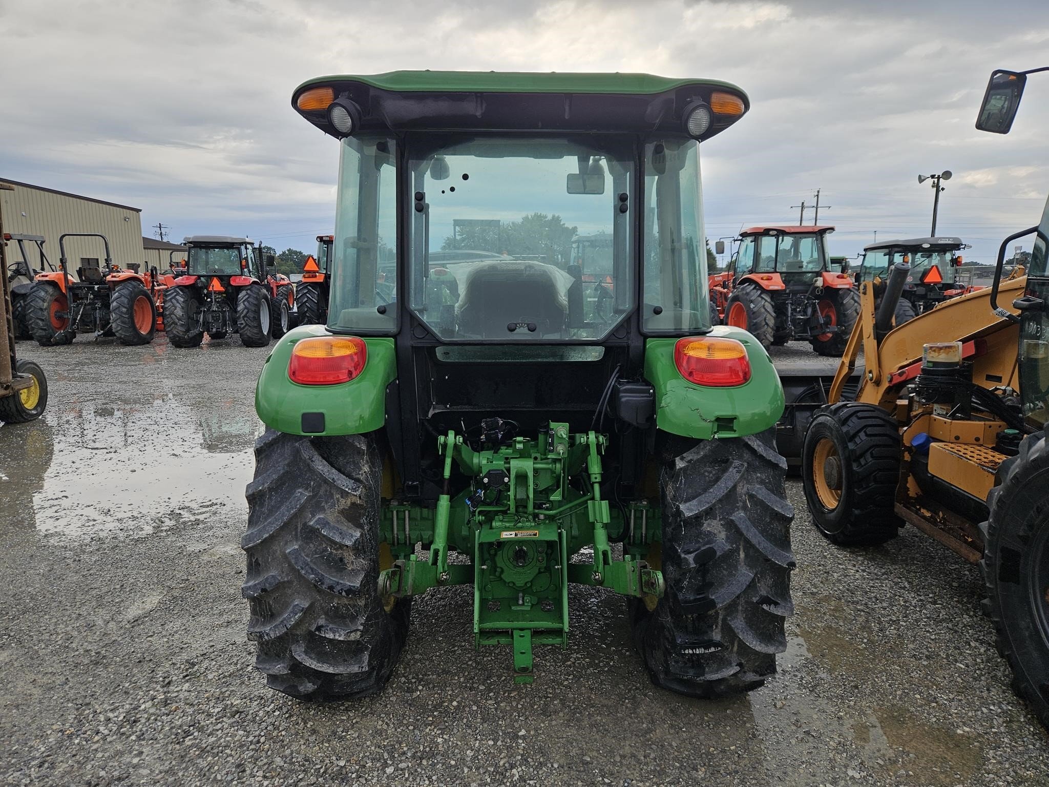 2016 John Deere 5075E Tractor
