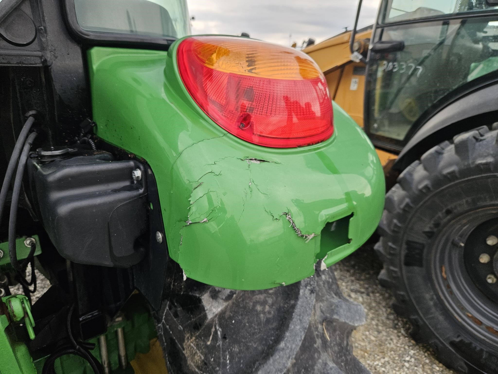 2016 John Deere 5075E Tractor