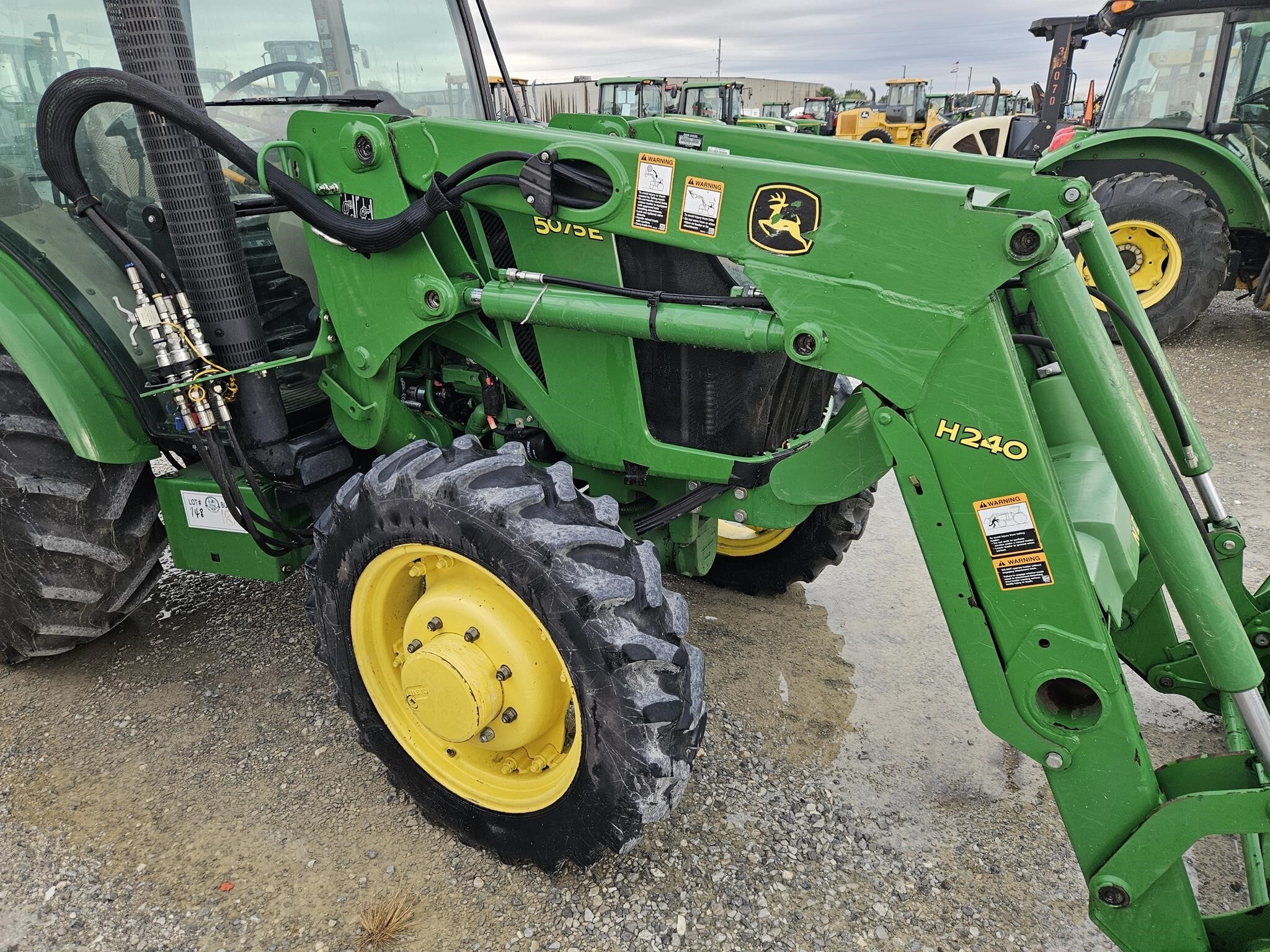 2016 John Deere 5075E Tractor