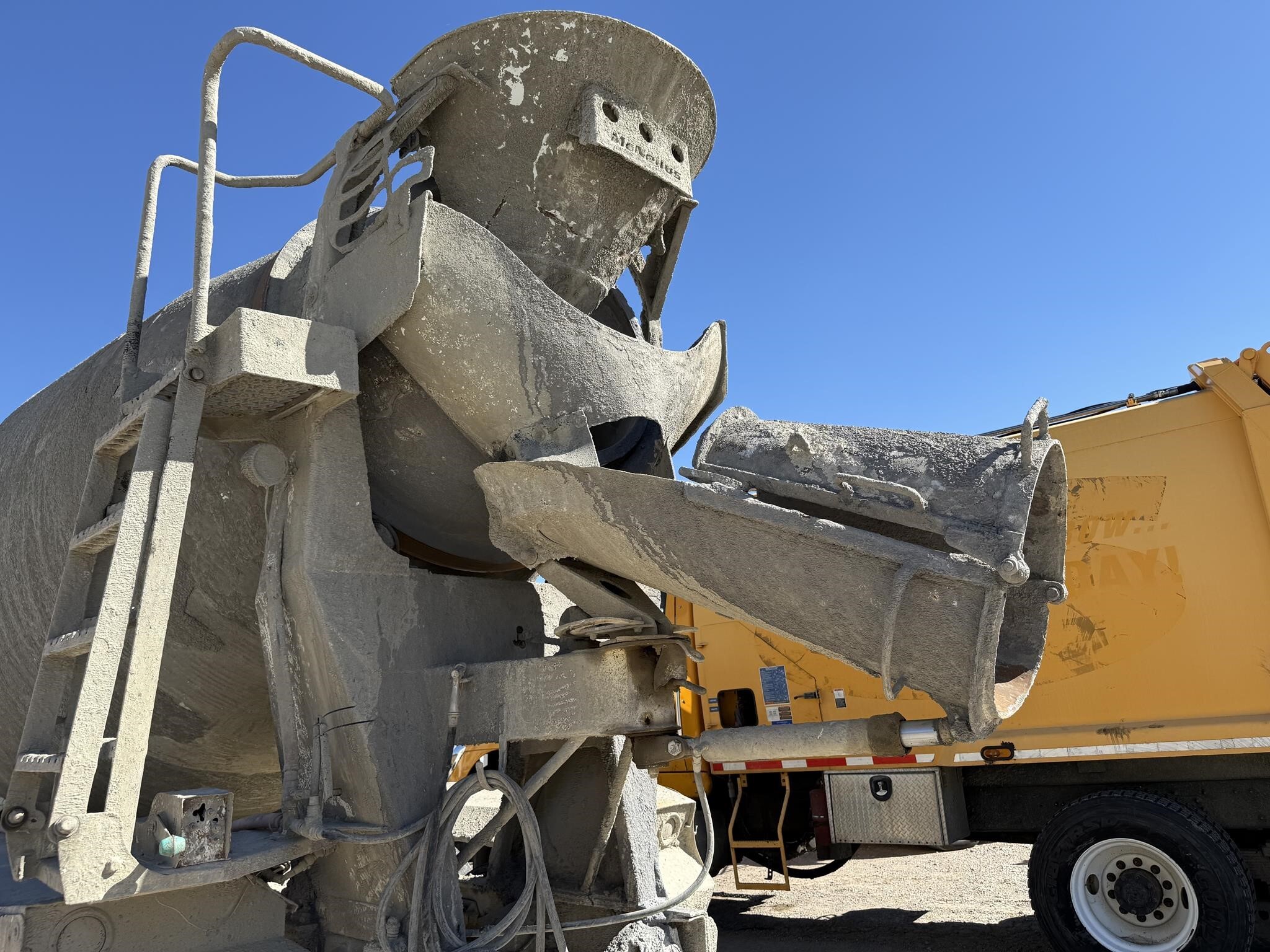 2003 Mack Granite CV713 Dump Trucks/Trailer