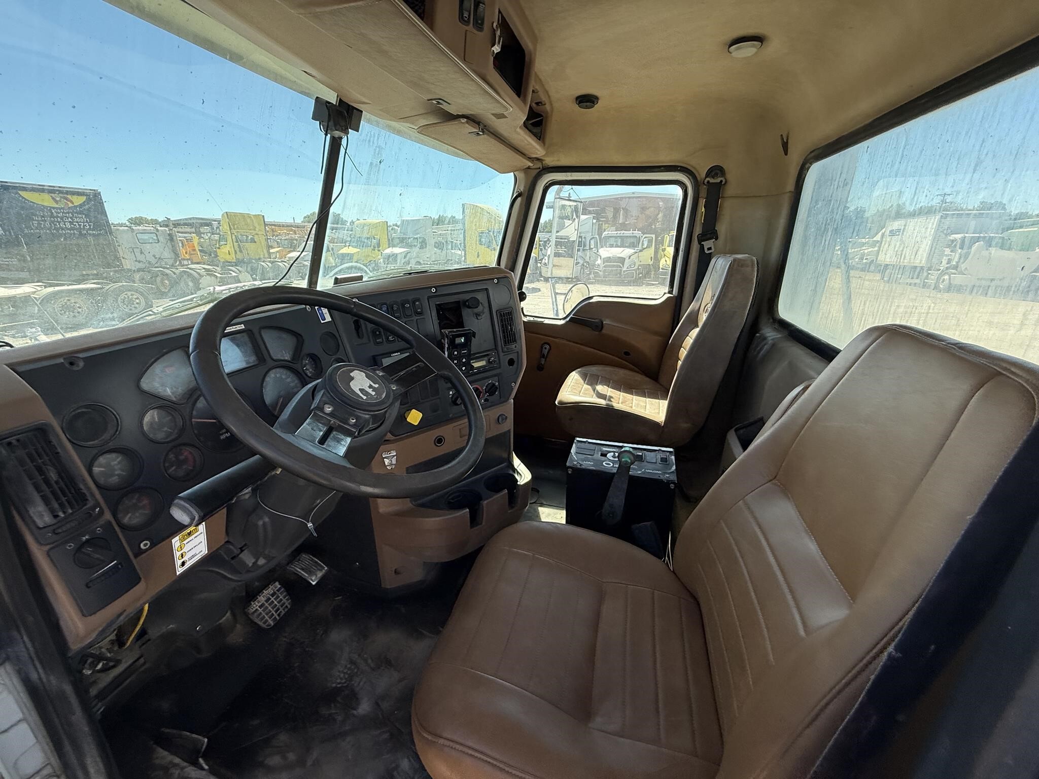 2015 Mack GRANITE GU813 Semi Trucks/Trailer