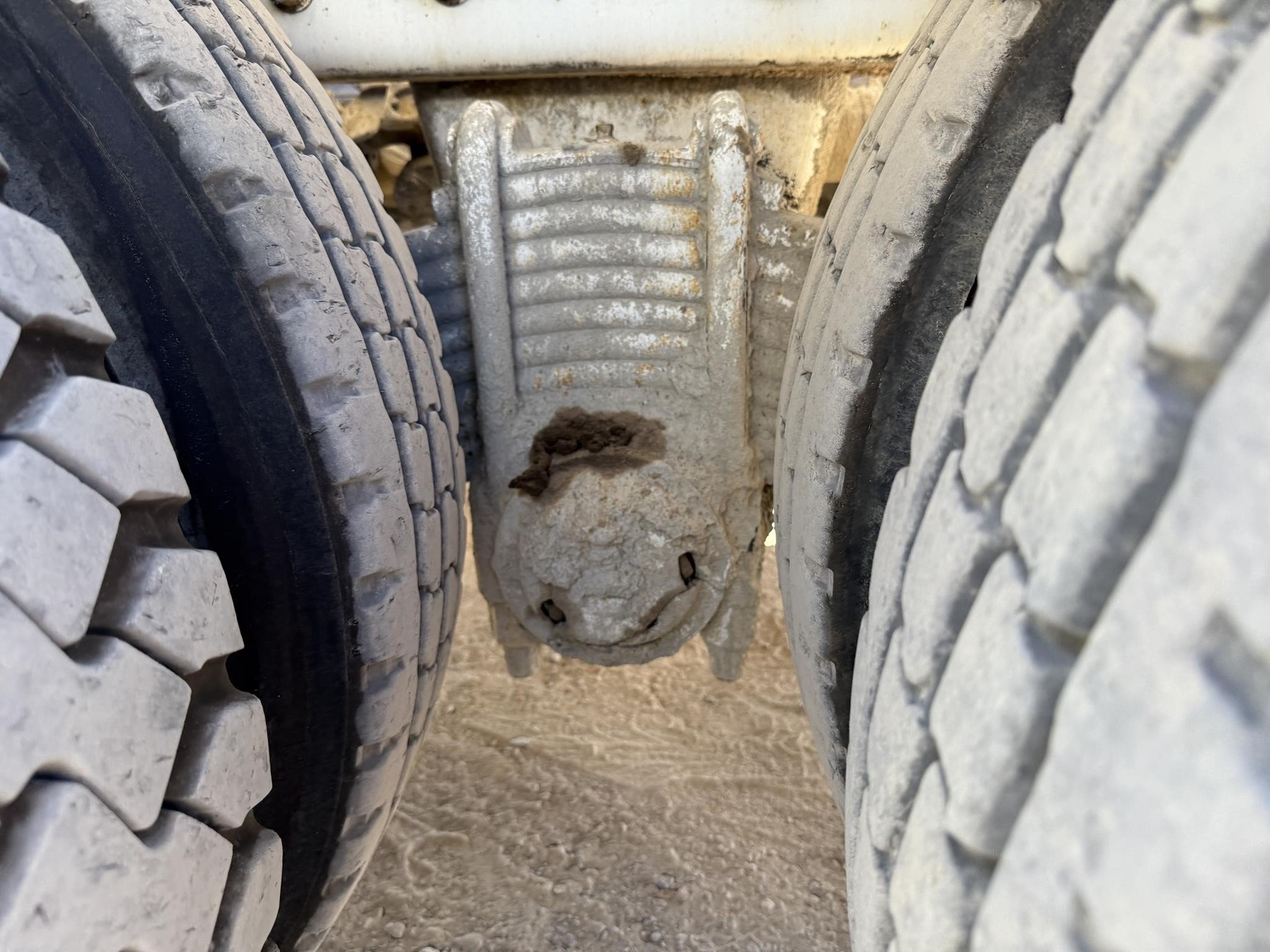 2015 Mack GRANITE GU813 Semi Trucks/Trailer