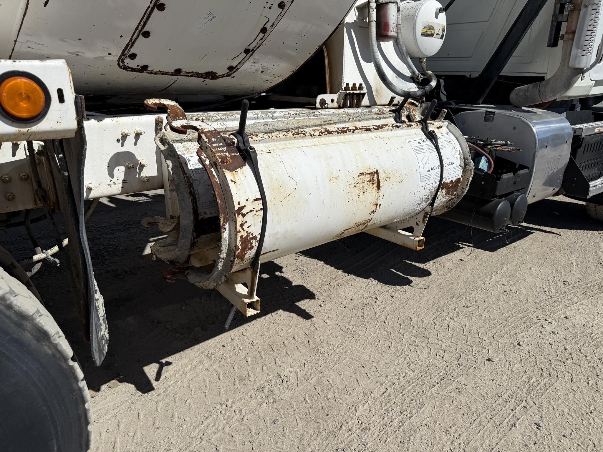 2015 Mack GRANITE GU813 Semi Trucks/Trailer