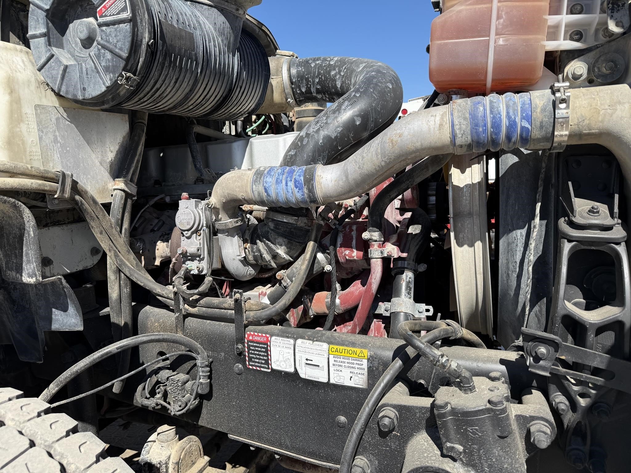 2015 Mack GRANITE GU813 Semi Trucks/Trailer