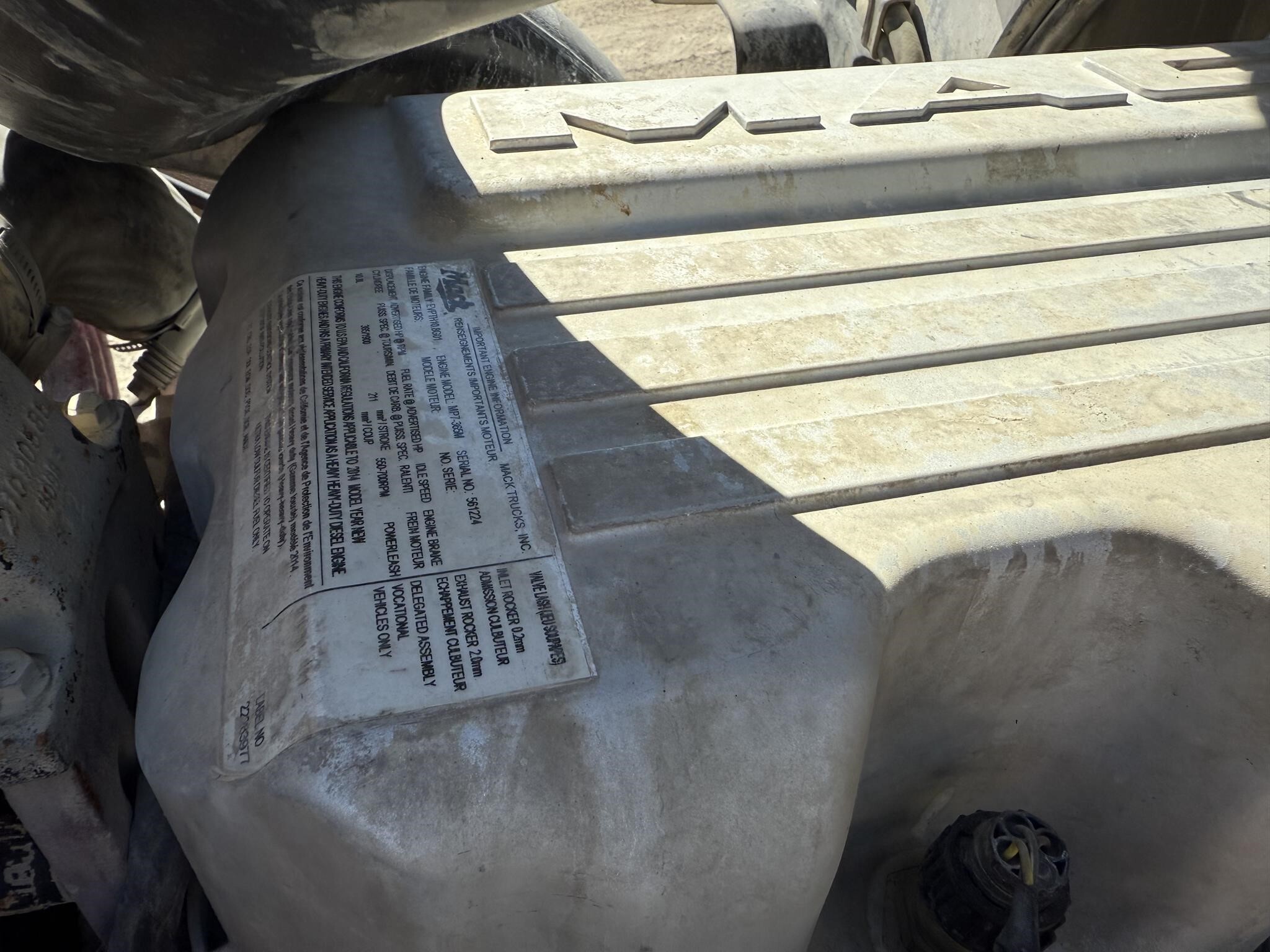 2015 Mack GRANITE GU813 Semi Trucks/Trailer