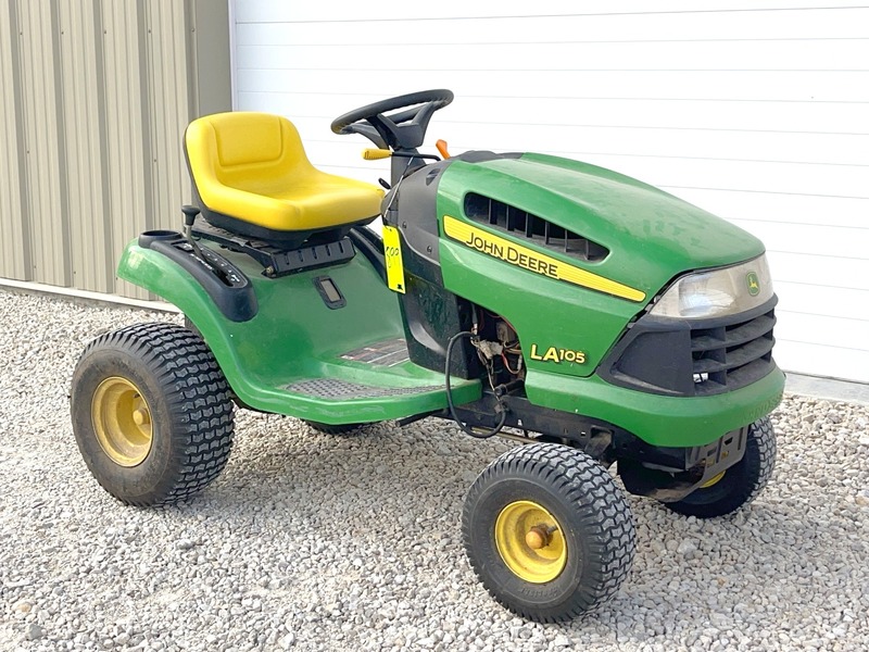 John Deere LA105 草刈り機 The John Deere LA105: Key Features and Specifications | MachineFinder