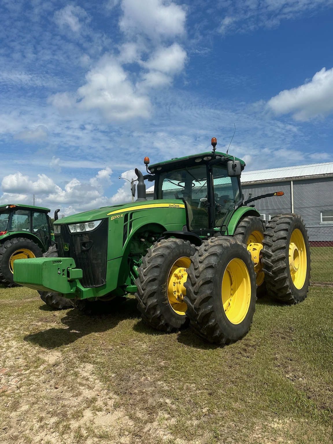 2014 John Deere 8370R Tractor