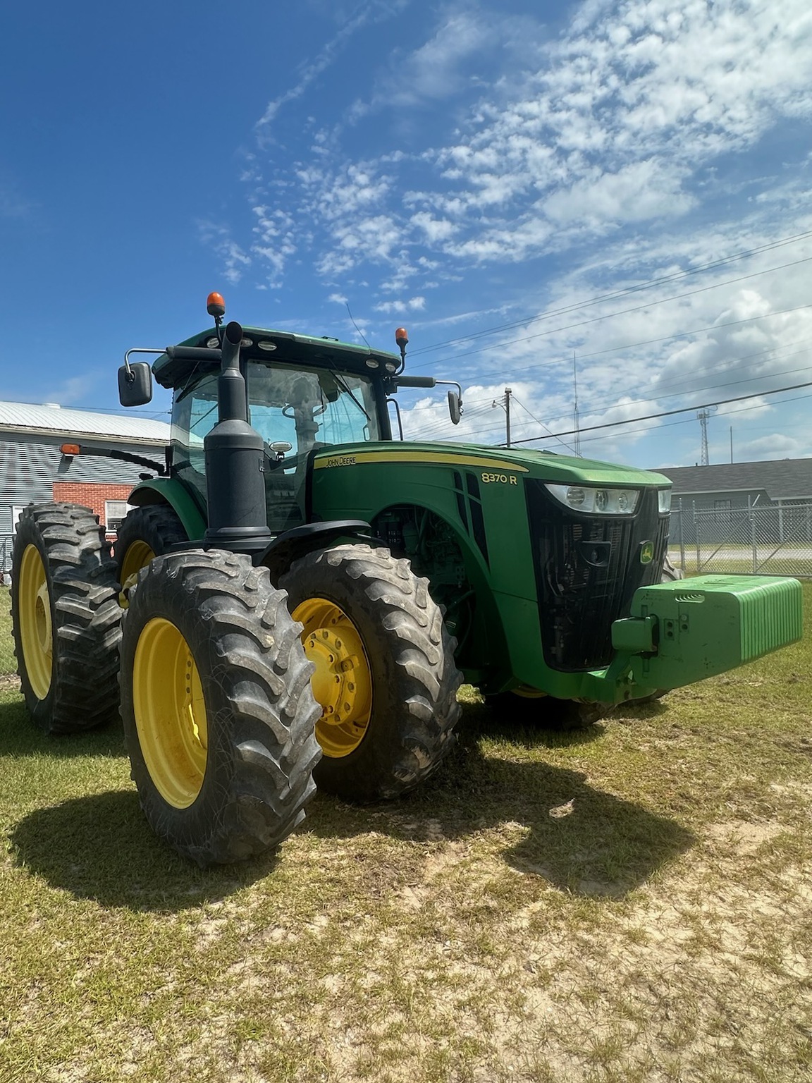 2014 John Deere 8370R Tractor