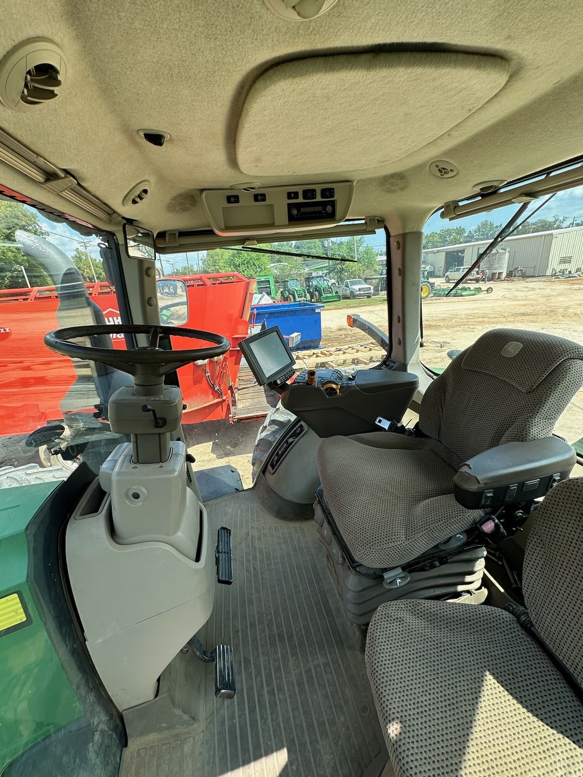 2014 John Deere 8370R Tractor