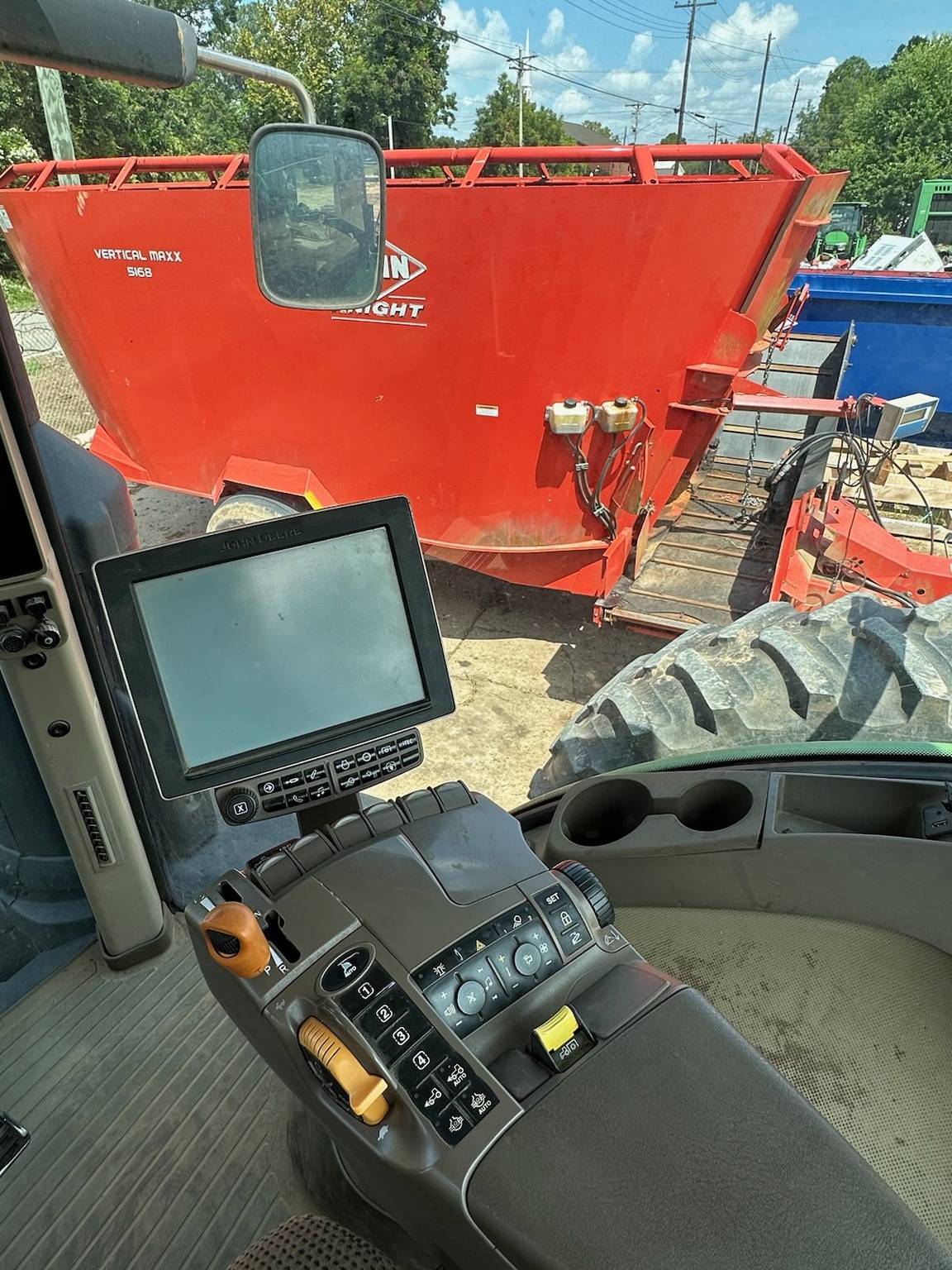 2014 John Deere 8370R Tractor