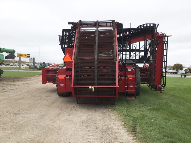 2018 Amity 2700 Beet Equipment