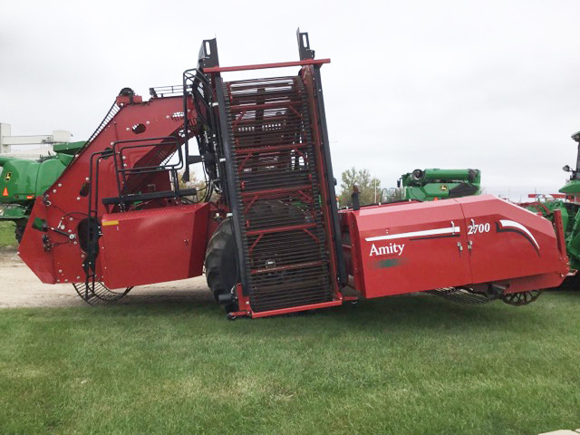 2018 Amity 2700 Beet Equipment