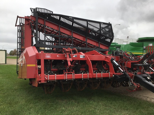 2018 Amity 2700 Beet Equipment