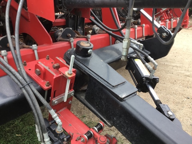 2018 Amity 2700 Beet Equipment