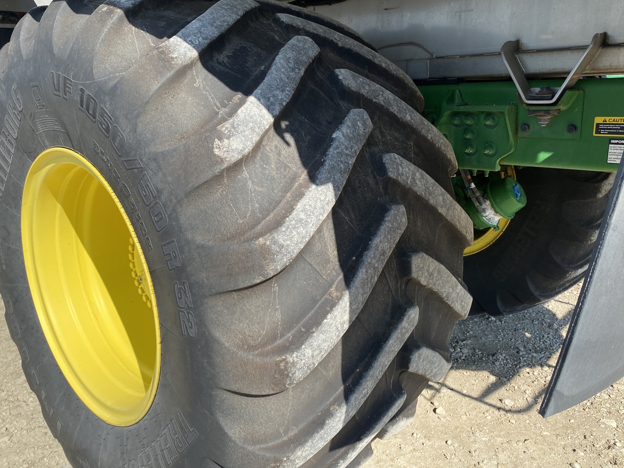 2022 John Deere 800R Self-Propelled Fertilizer Spreader