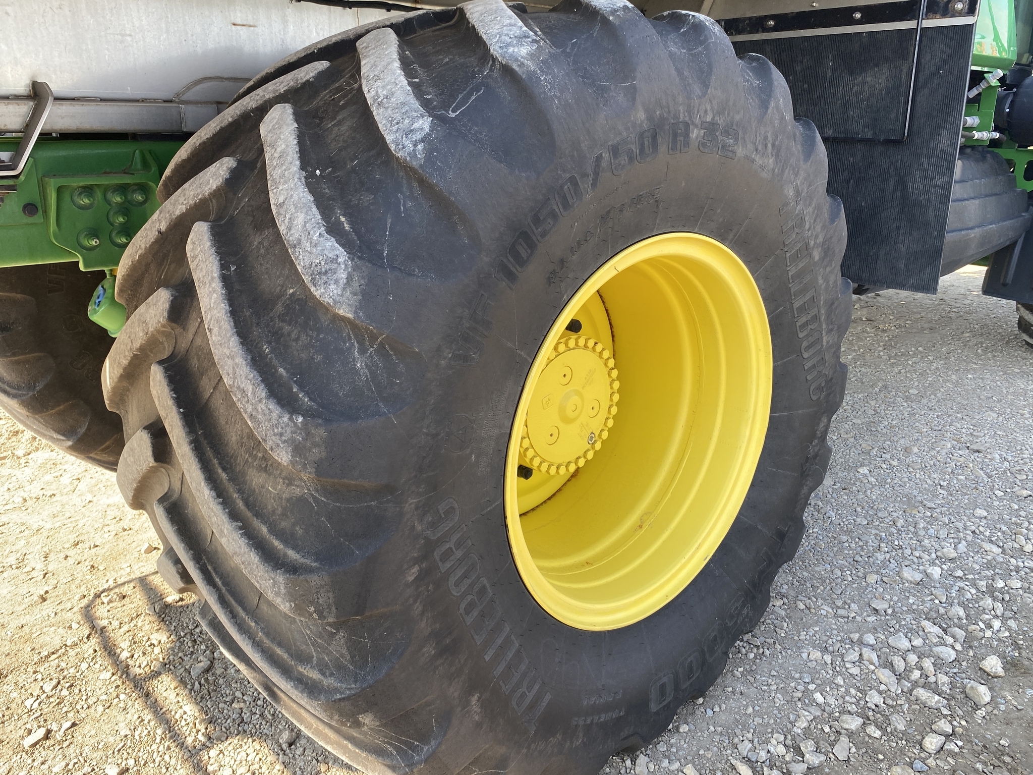 2022 John Deere 800R Self-Propelled Fertilizer Spreader