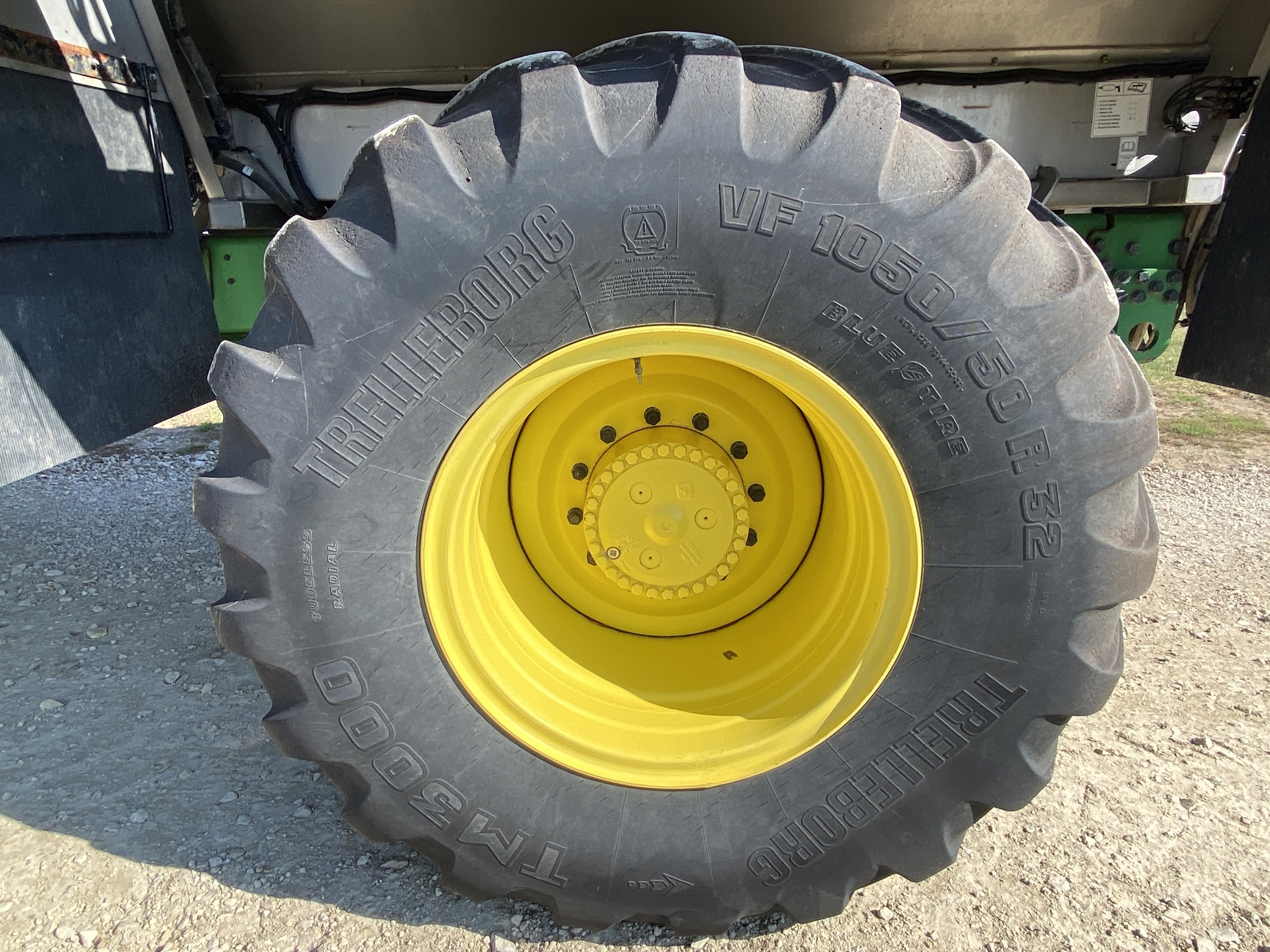 2022 John Deere 800R Self-Propelled Fertilizer Spreader