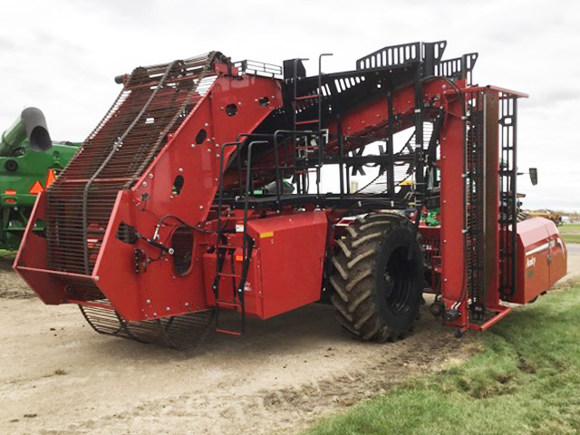 2018 Amity 2700 Beet Equipment