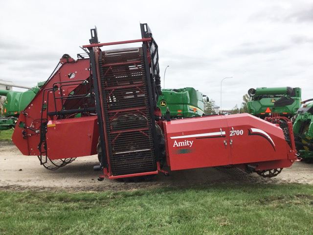 2018 Amity 2700 Beet Equipment