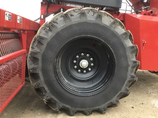 2018 Amity 2700 Beet Equipment