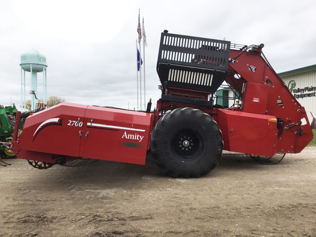 2019 Amity 2700 Beet Equipment