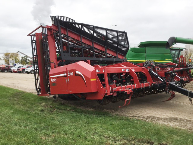 2019 Amity 2700 Beet Equipment