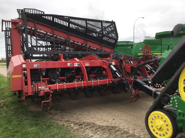 2019 Amity 2700 Beet Equipment