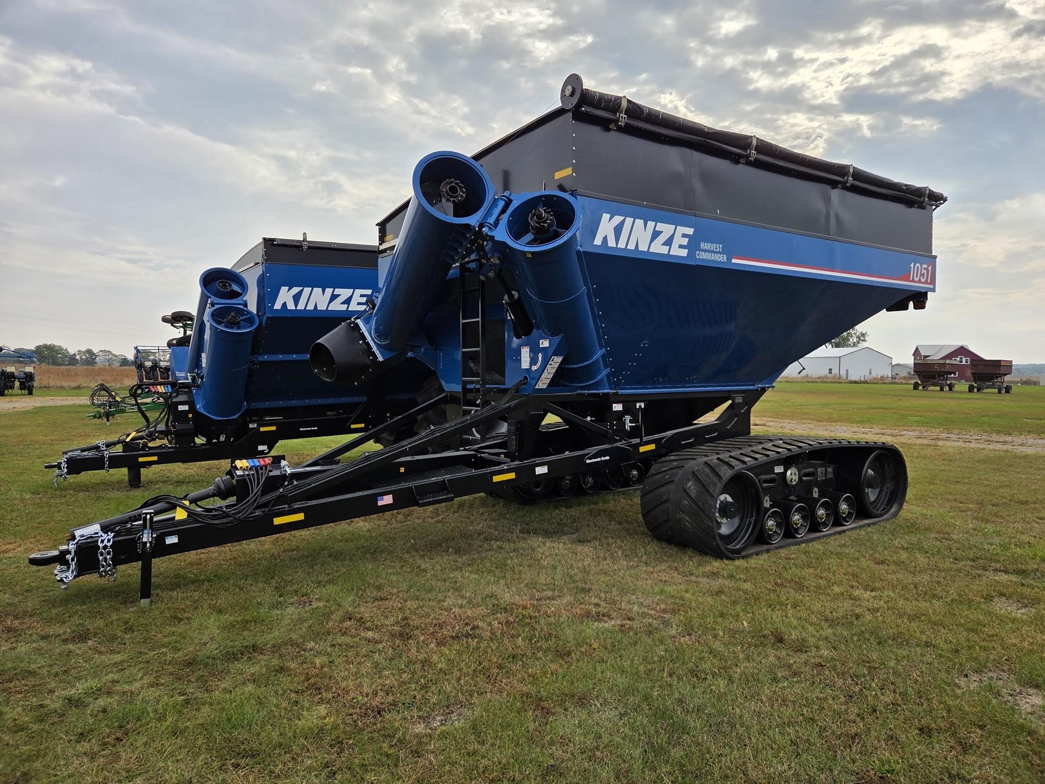 2024 Kinze 1051 Grain Cart