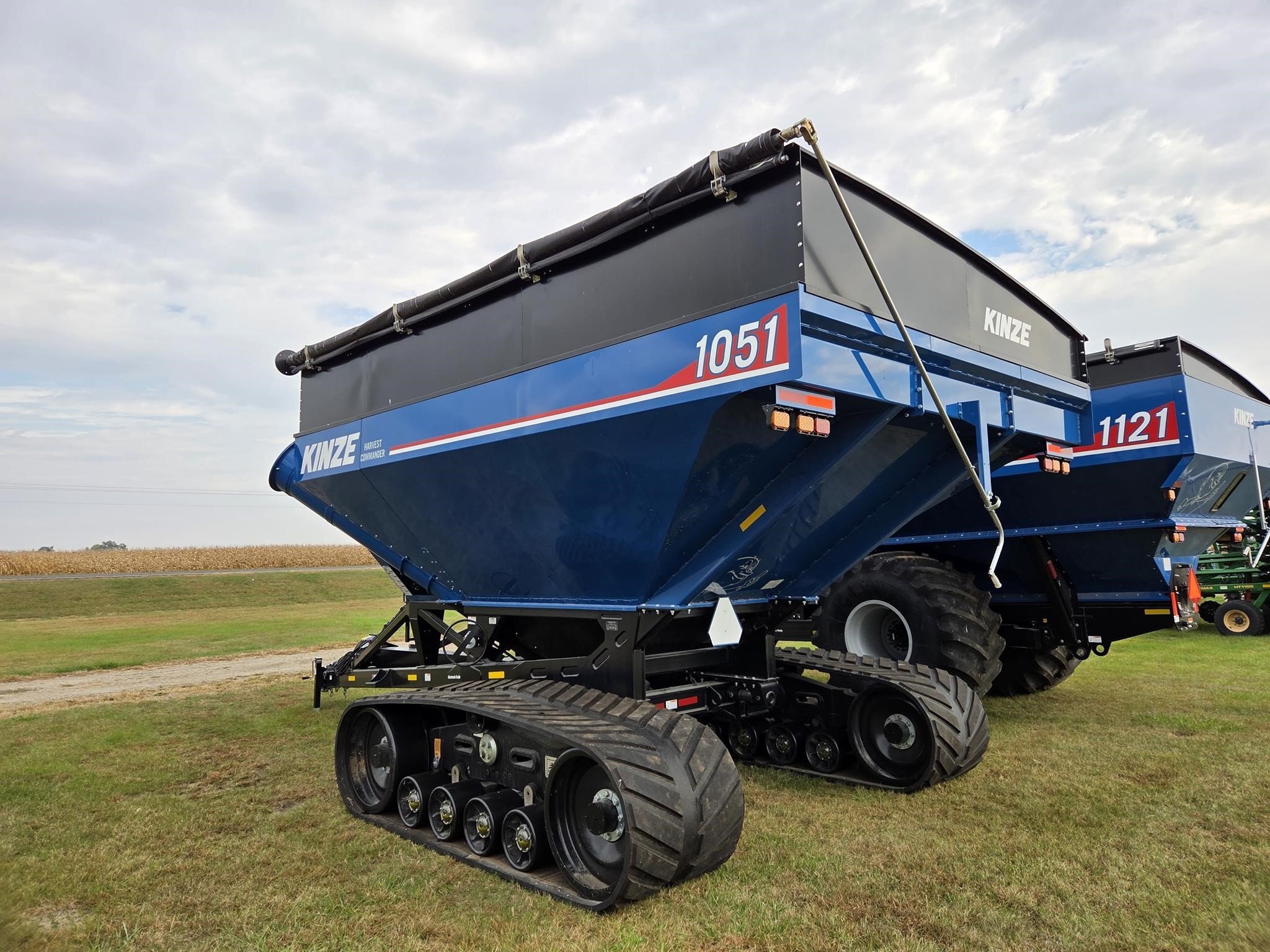 2024 Kinze 1051 Grain Cart