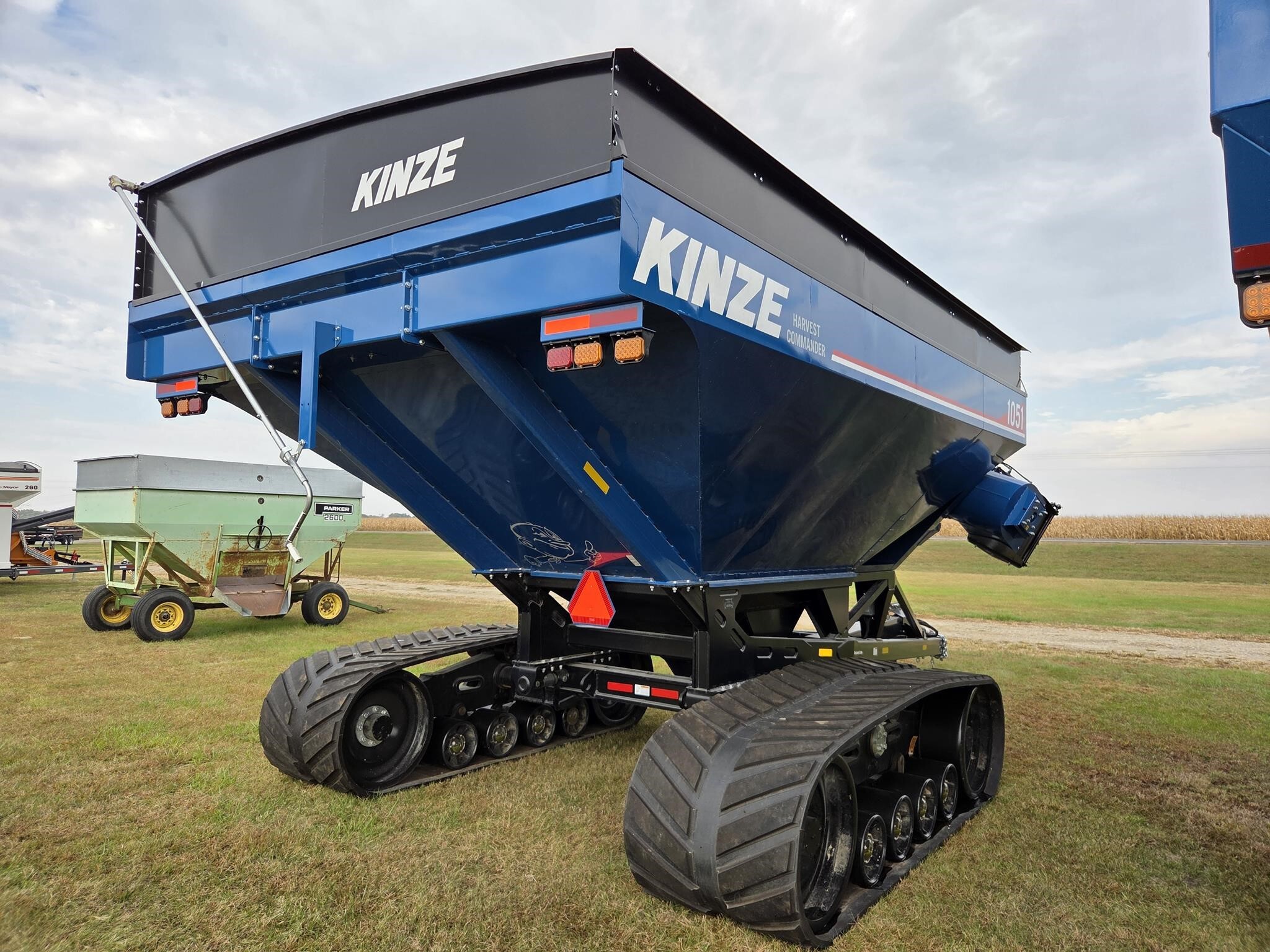 2024 Kinze 1051 Grain Cart