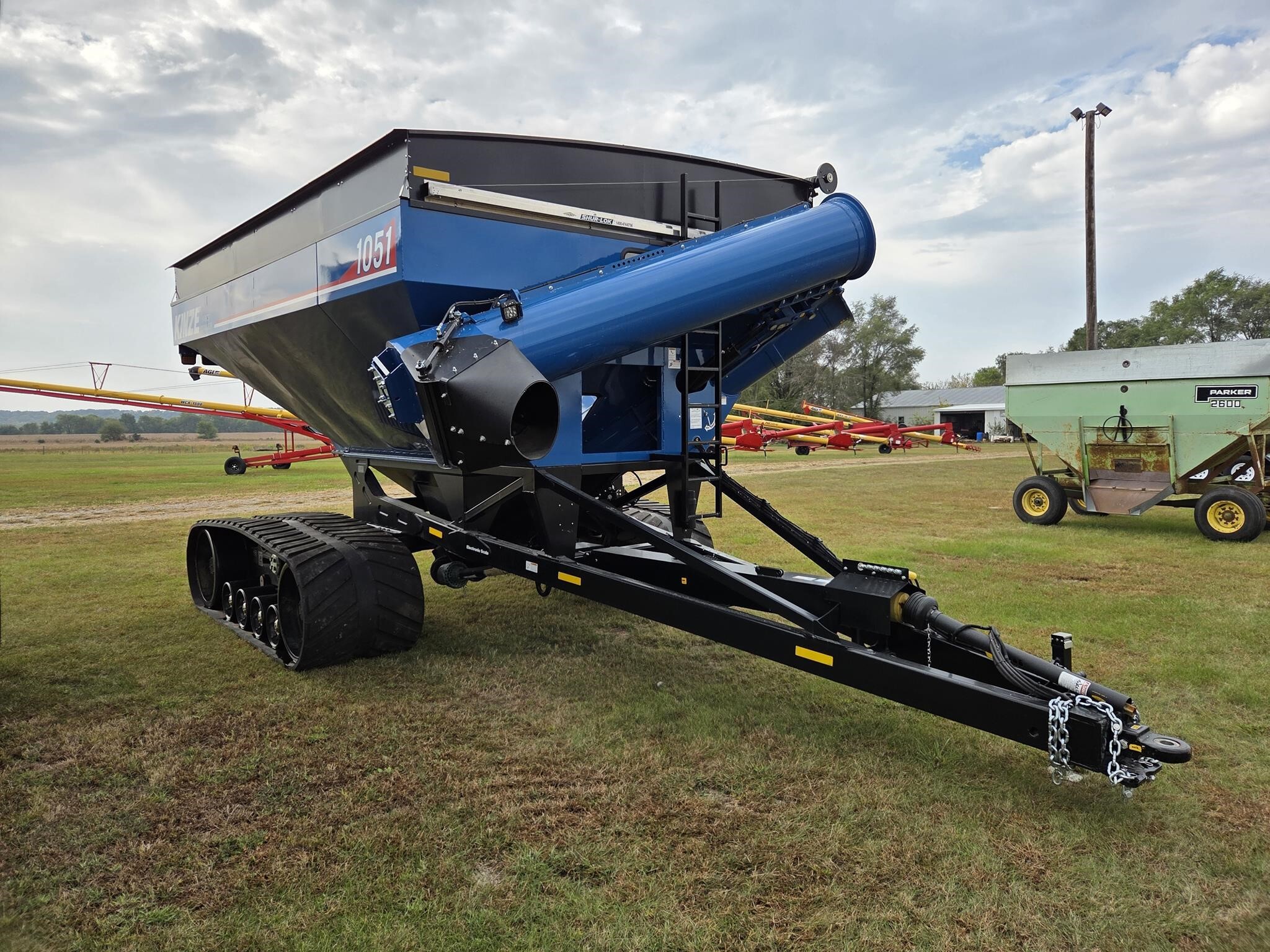 2024 Kinze 1051 Grain Cart