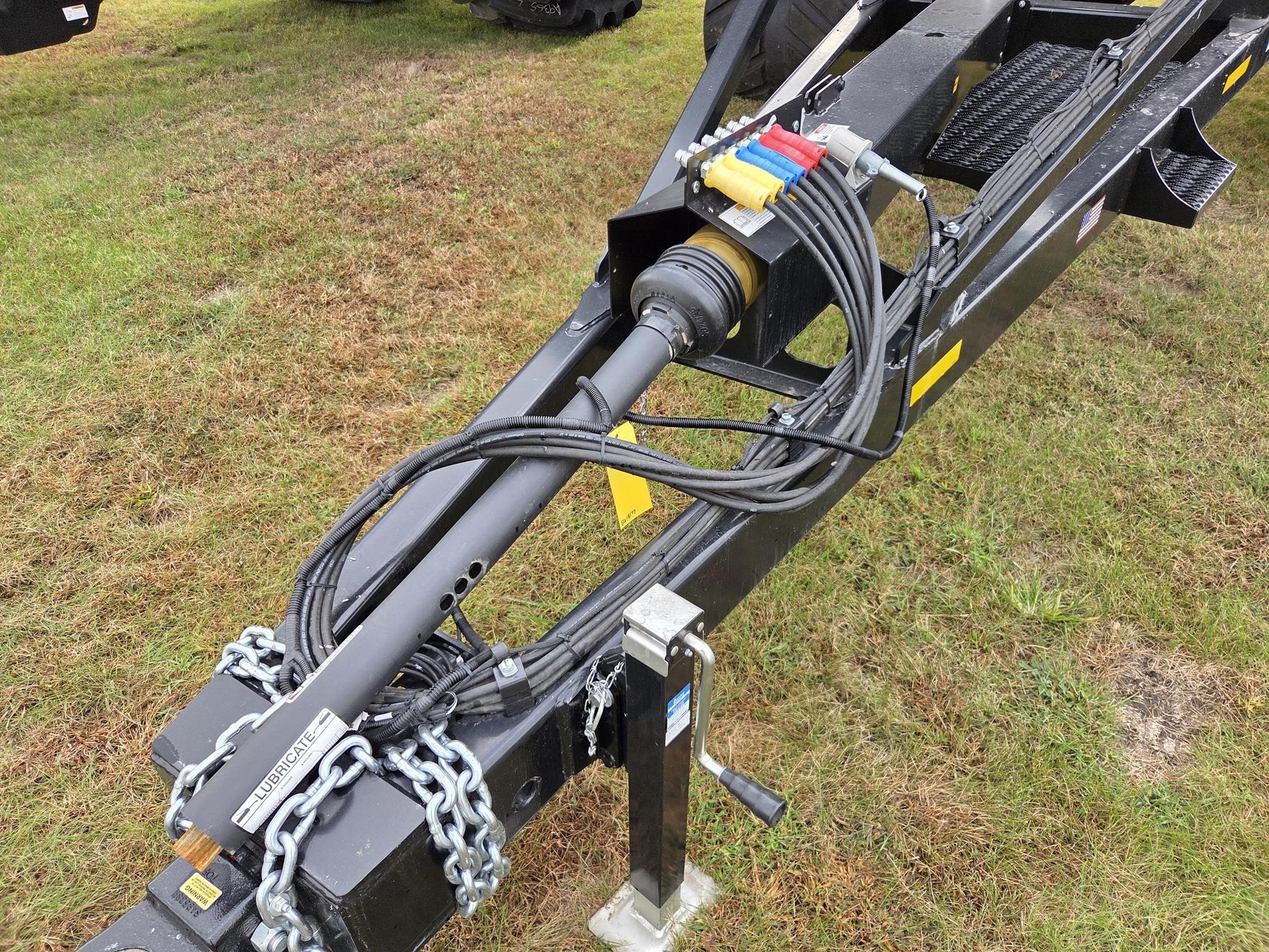 2024 Kinze 1051 Grain Cart