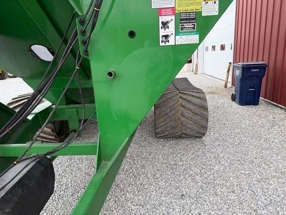  J&M 1151-22S Grain Cart