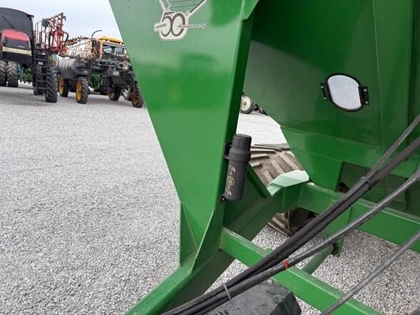  J&M 1151-22S Grain Cart