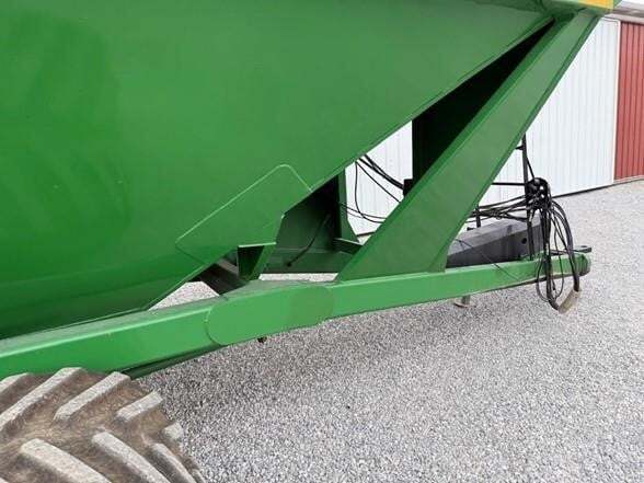  J&M 1151-22S Grain Cart
