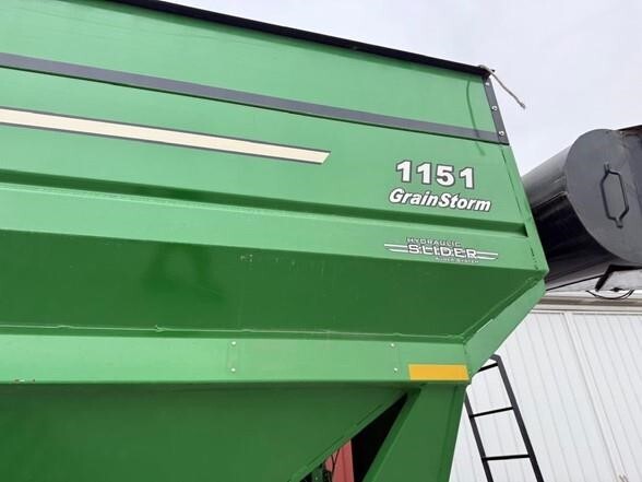  J&M 1151-22S Grain Cart