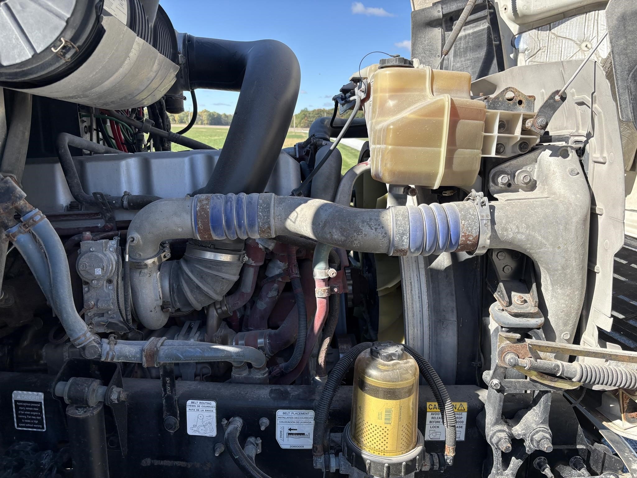 2015 Mack Pinnacle CXU612 Semi Trucks/Trailer