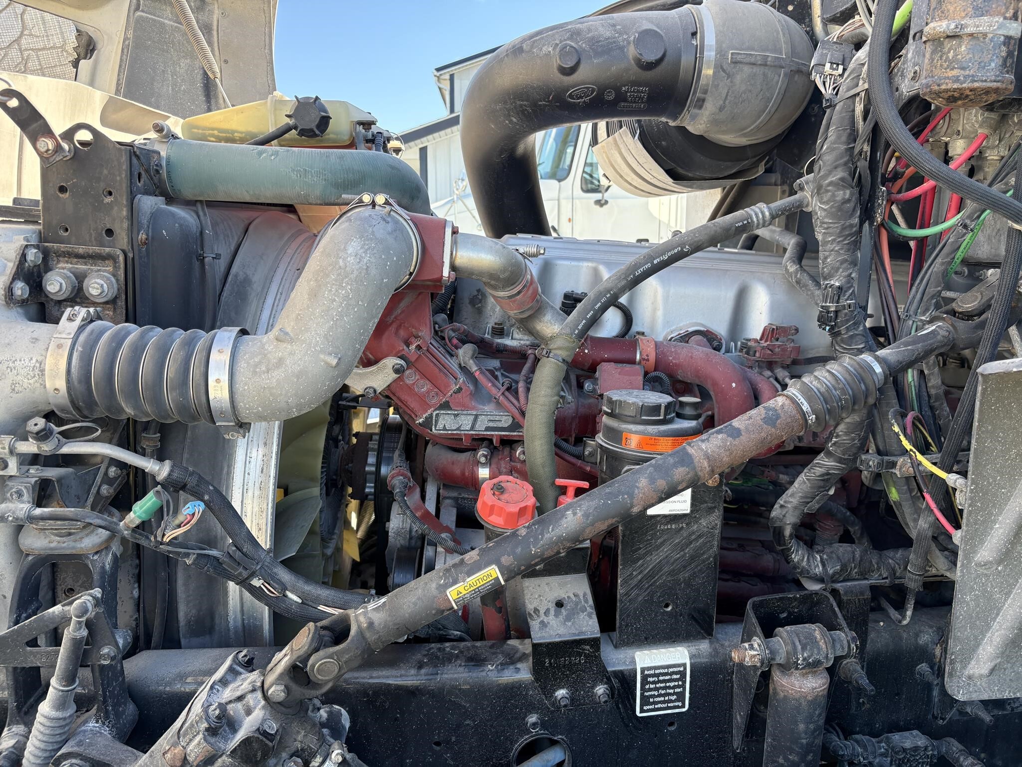 2015 Mack Pinnacle CXU612 Semi Trucks/Trailer