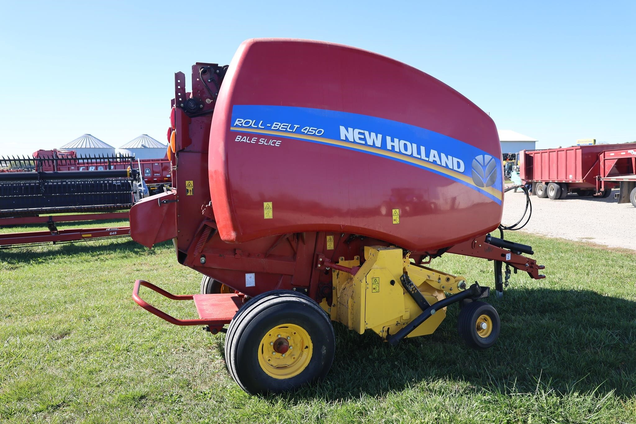 2018 New Holland Roll-Belt 450 Round Baler