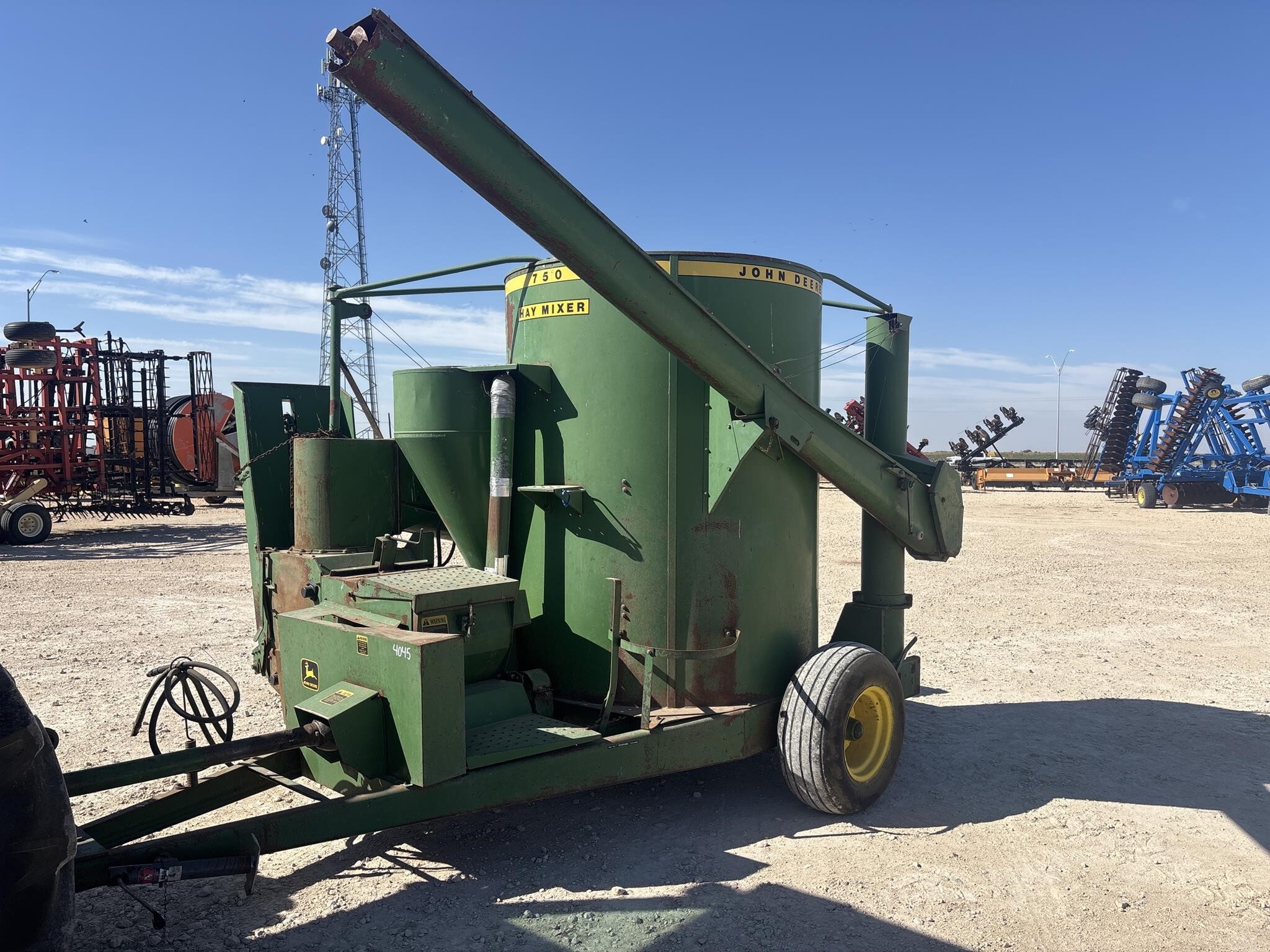  John Deere 750 Grinders and Mixer