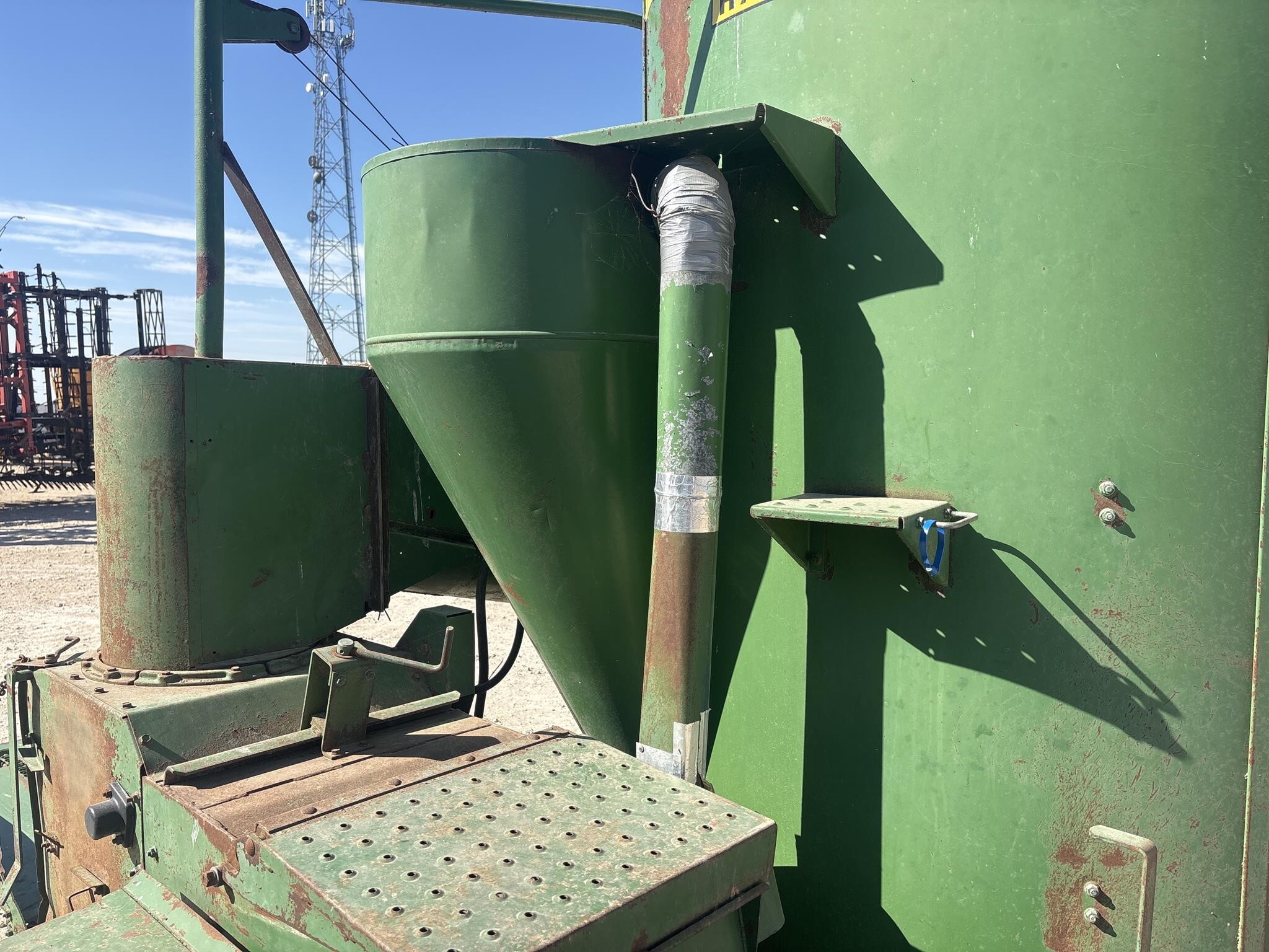  John Deere 750 Grinders and Mixer