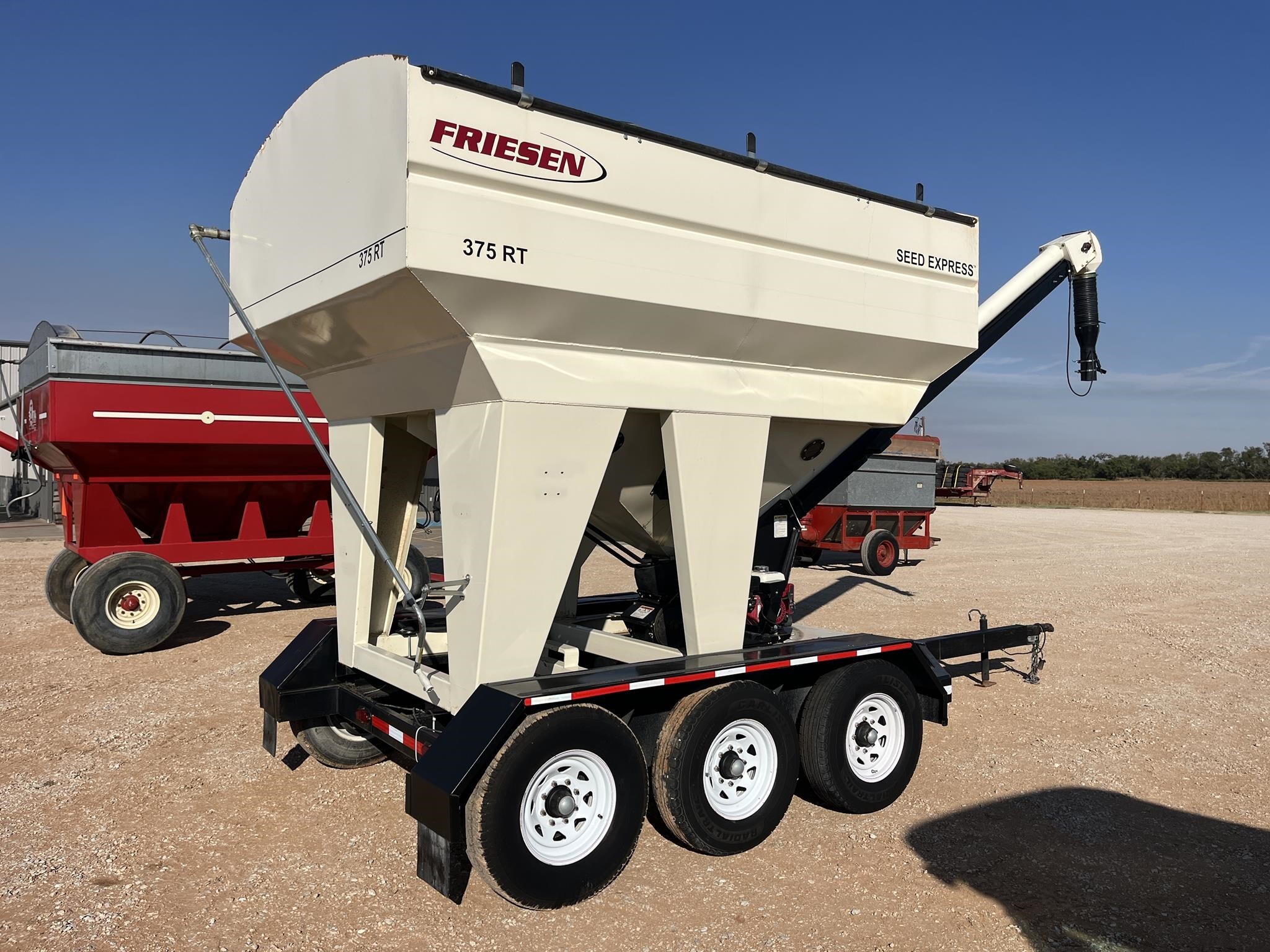  Friesen 375RT Seed Tender