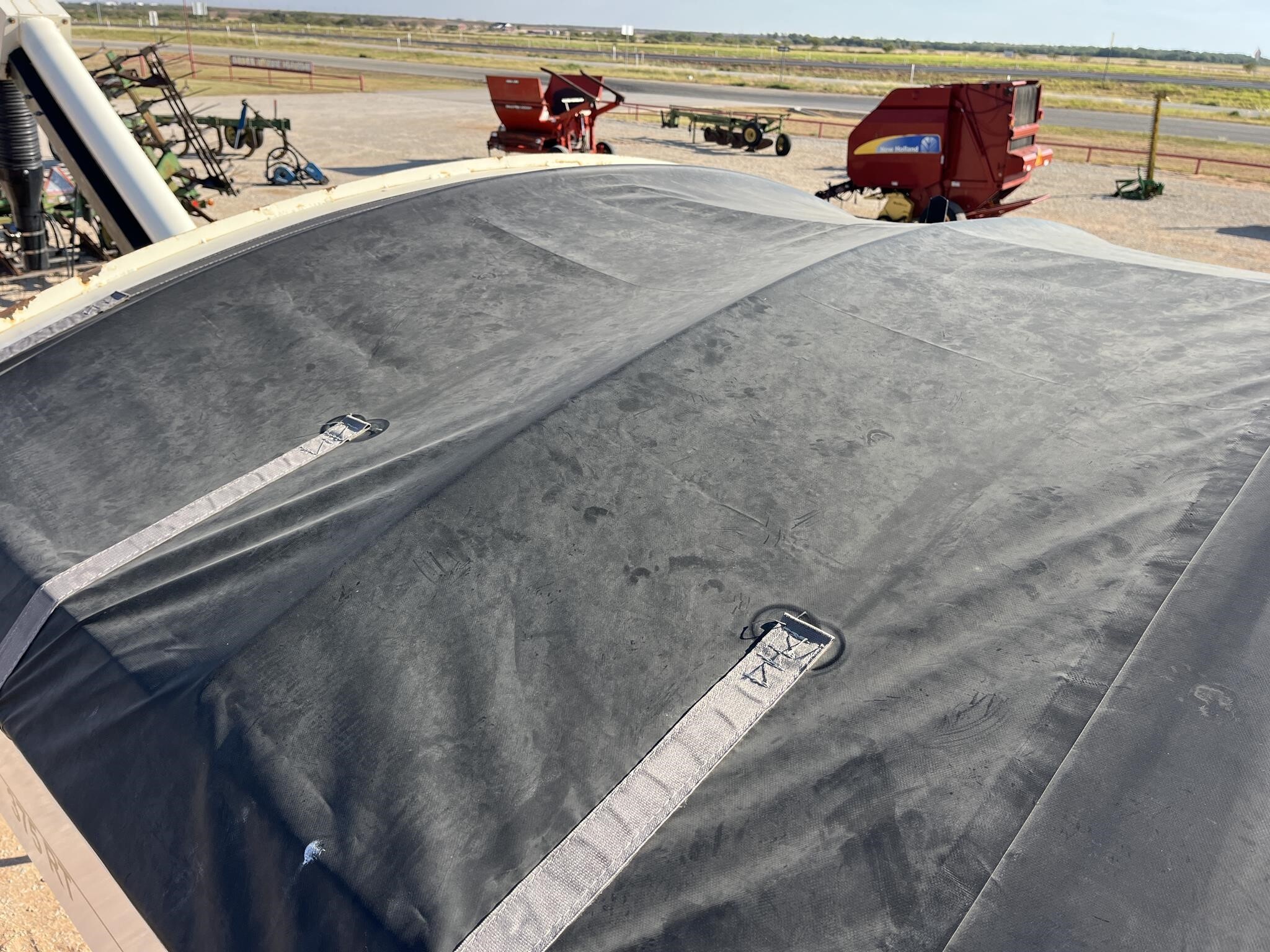  Friesen 375RT Seed Tender