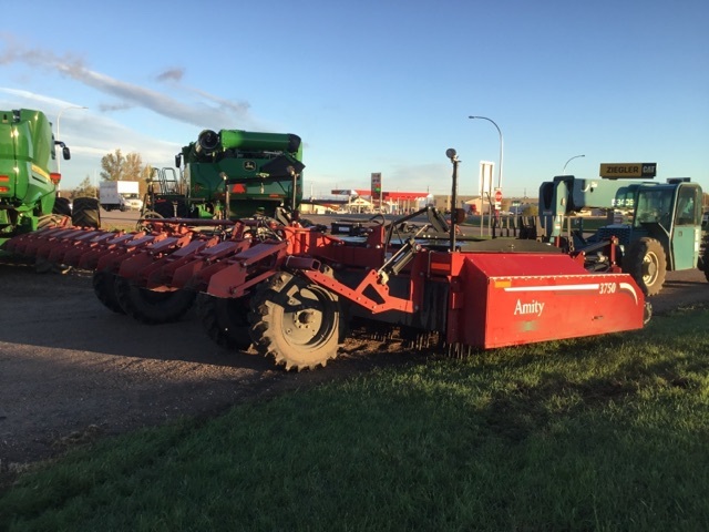 2023 Amity 3750 Beet Equipment