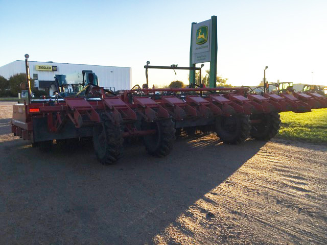 2023 Amity 3750 Beet Equipment