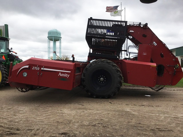 2016 Amity 2700 Beet Equipment