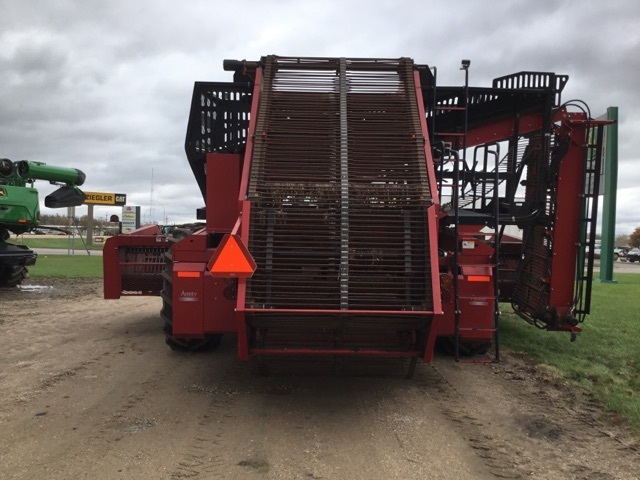 2016 Amity 2700 Beet Equipment