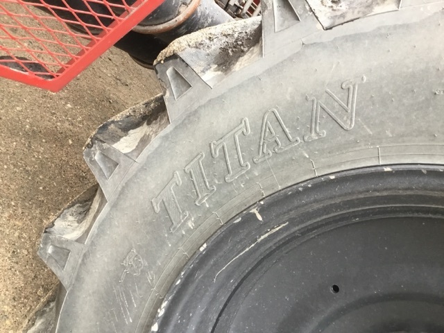 2016 Amity 2700 Beet Equipment