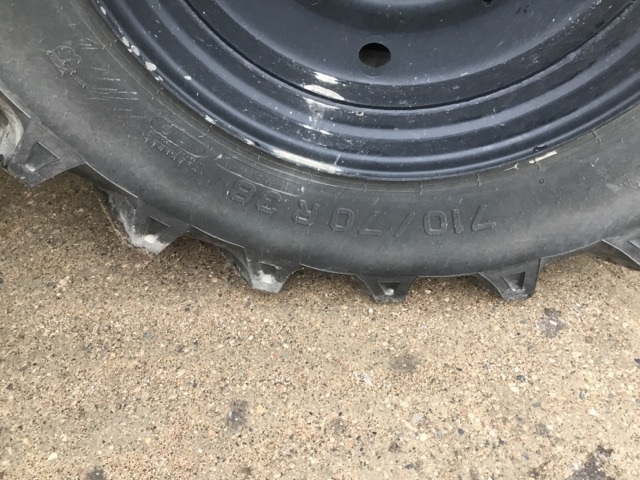 2016 Amity 2700 Beet Equipment